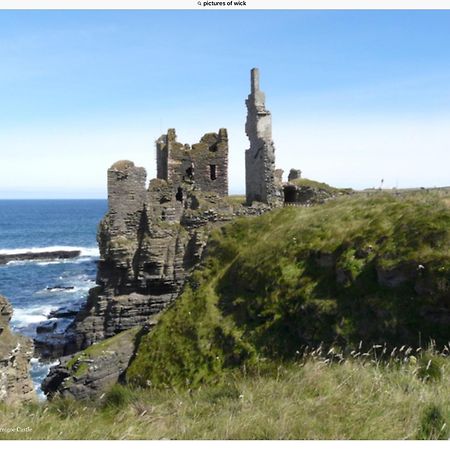 A Castle View B&B Wick  Exterior photo